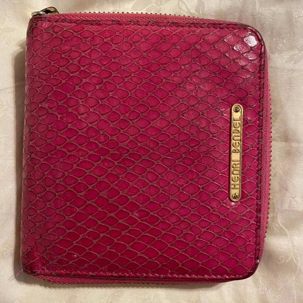 Henri Bendel wallet